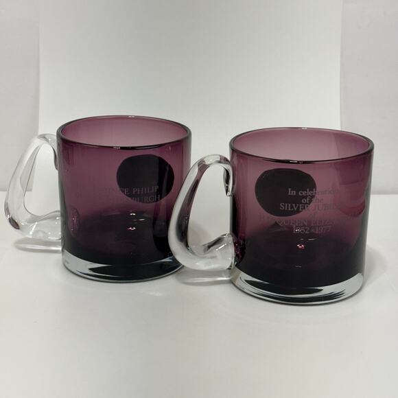 Vtg Wedgwood HM Queen Elizabeth II & HRH Prince Philip Silver Jubilee Glass Mug - Picture 5 of 16